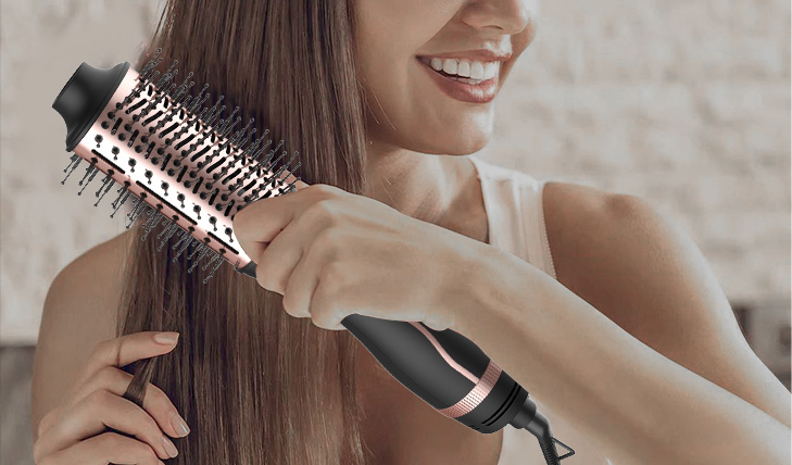 What are the benefits of using a voltage hot air brush for hair styling?